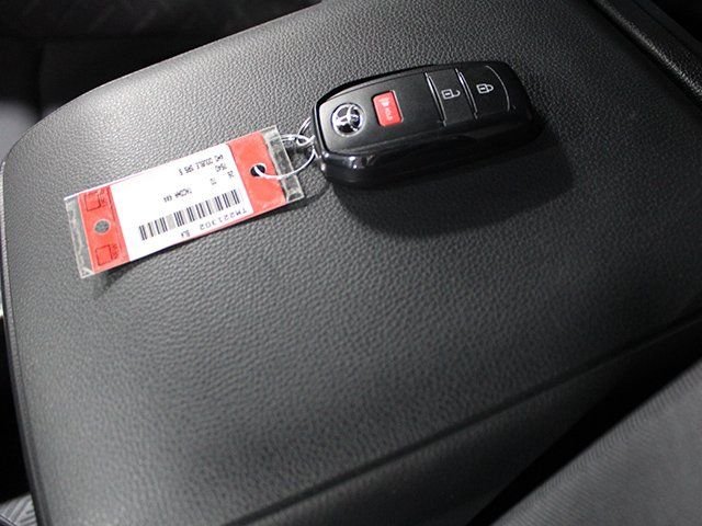 2026 Toyota Tacoma SR5 - Photo 13