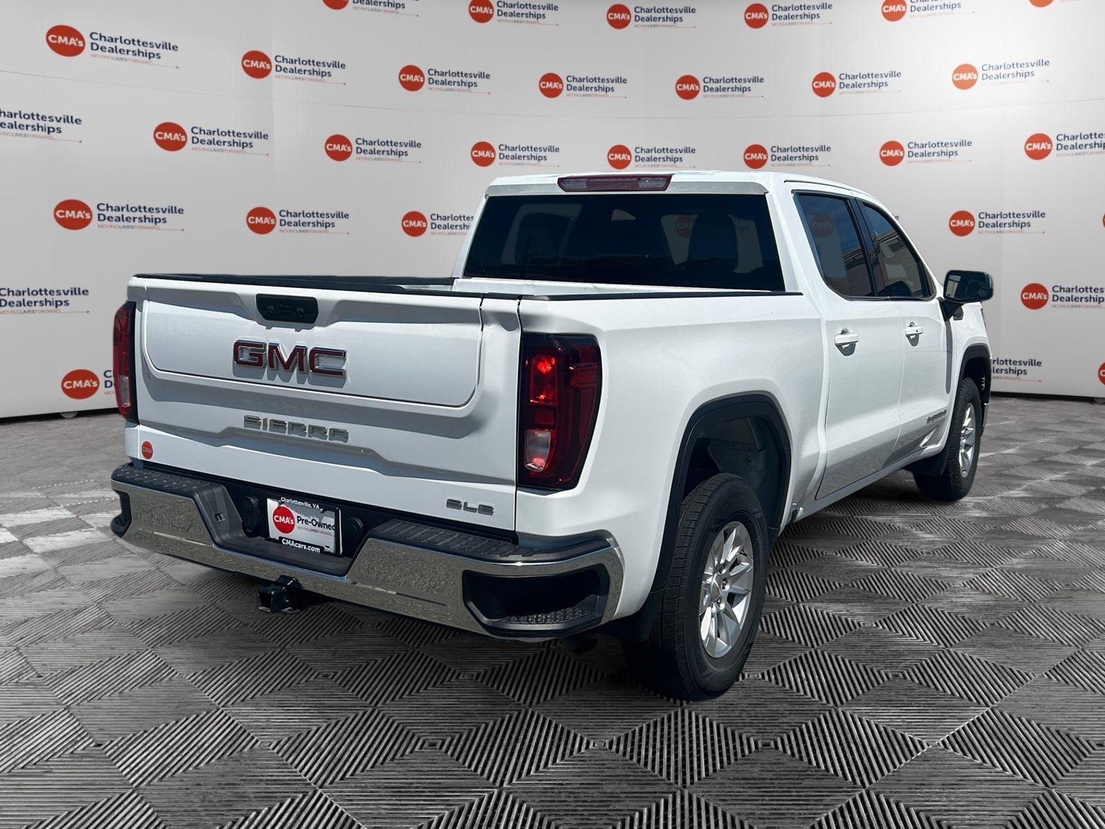 Used 2024 Summit White GMC SLE image 5