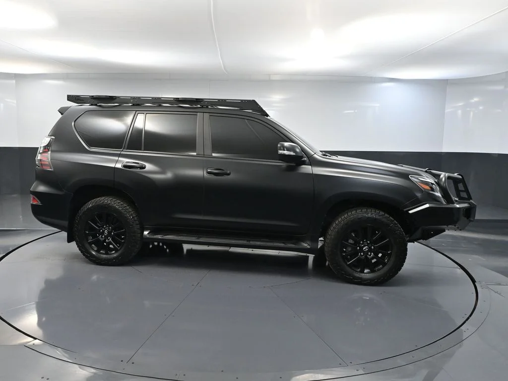 Used 2023 Black Lexus 460 image 4