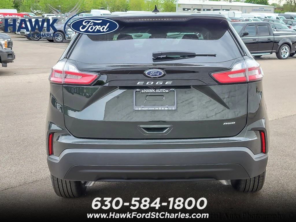 New 2024 Forged Green Metallic Ford SE image 4
