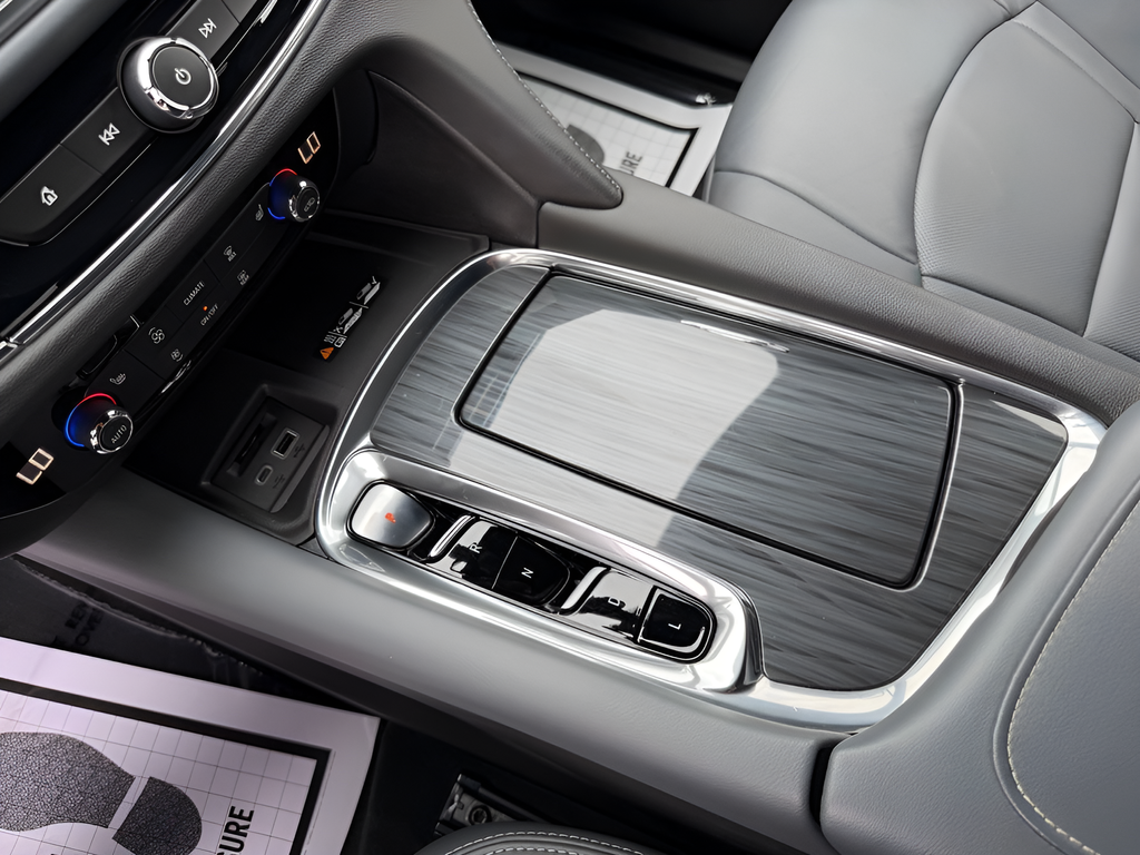 Used 2023 White Buick Essence image 17