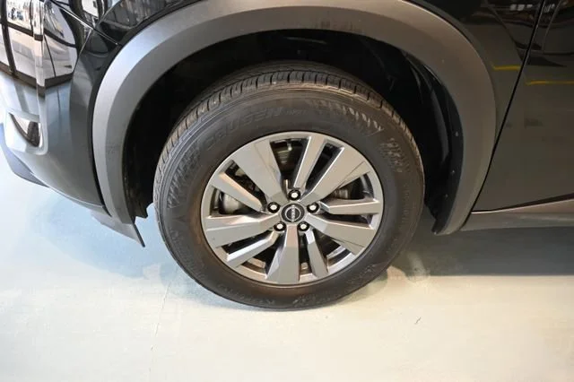 Used 2025 Black Nissan SV image 30