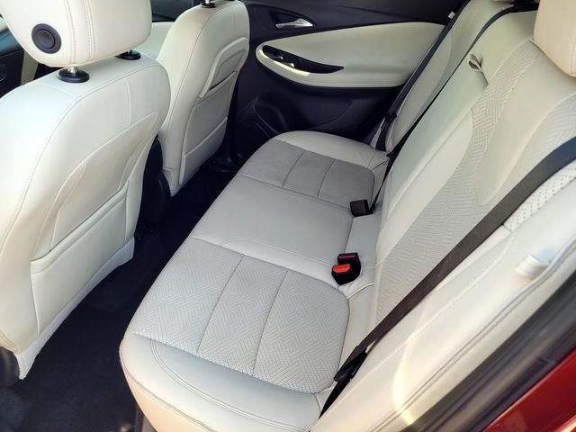 Used 2022 Red Buick Essence image 12