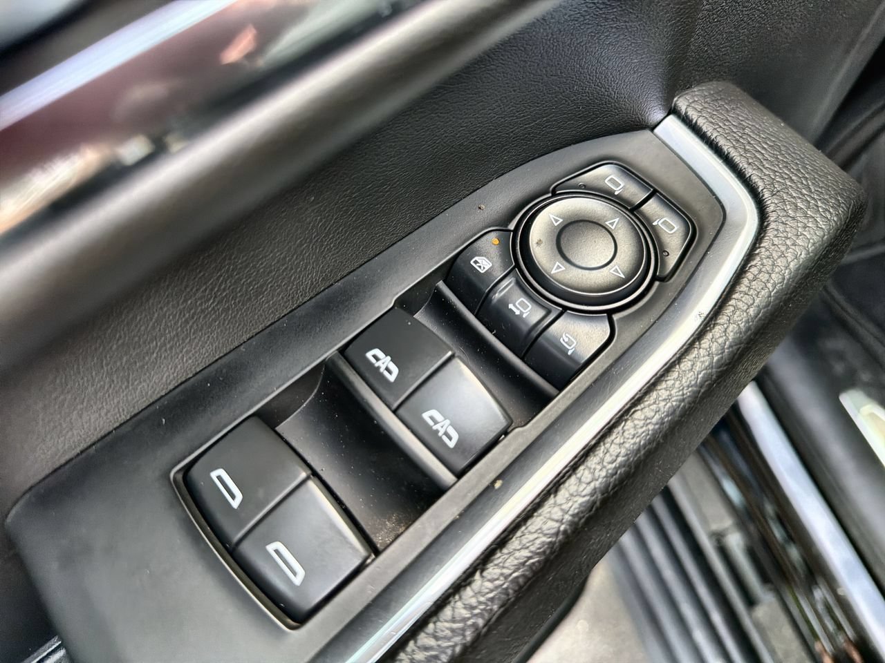 Used 2024 Onyx Black GMC Denali image 19