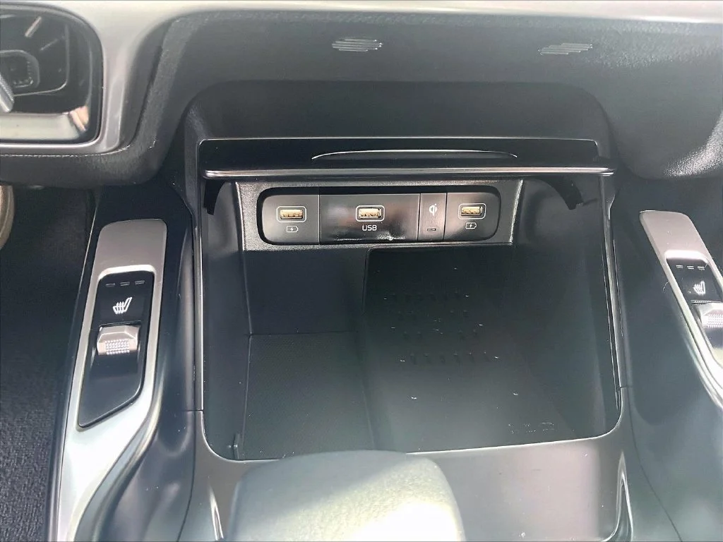 Used 2023 Black Kia X-Line EX image 34