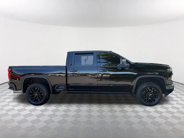 Used 2025 Black Chevrolet High Country image 4