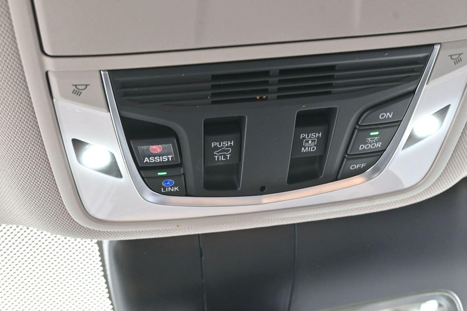 Used 2023 Majestic Black Pearl Acura SH-AWD w/Tech image 28