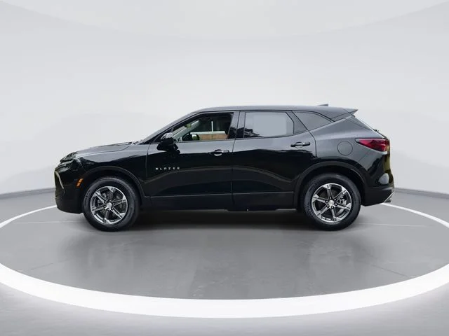 Used 2025 Black Chevrolet LT image 5