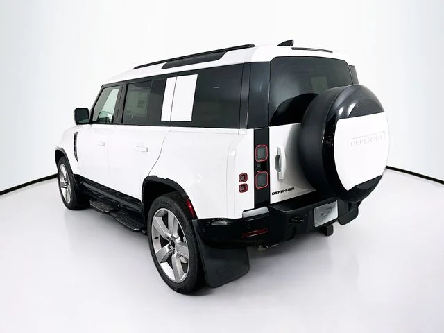 New 2026 White Land Rover X-Dynamic SE image 7
