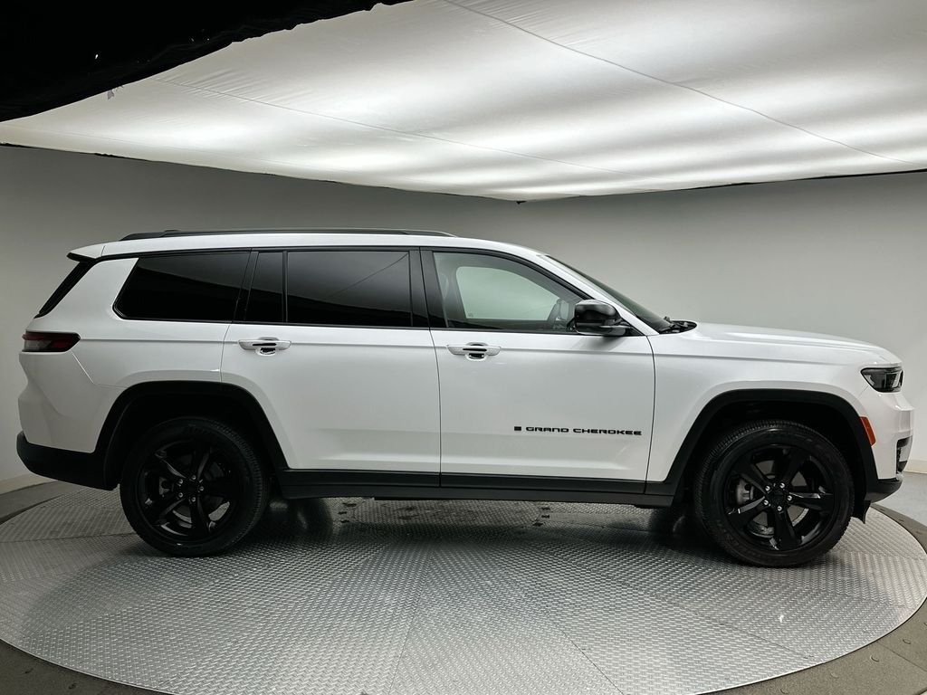 Used 2025 Bright White Clearcoat Jeep Altitude X image 14