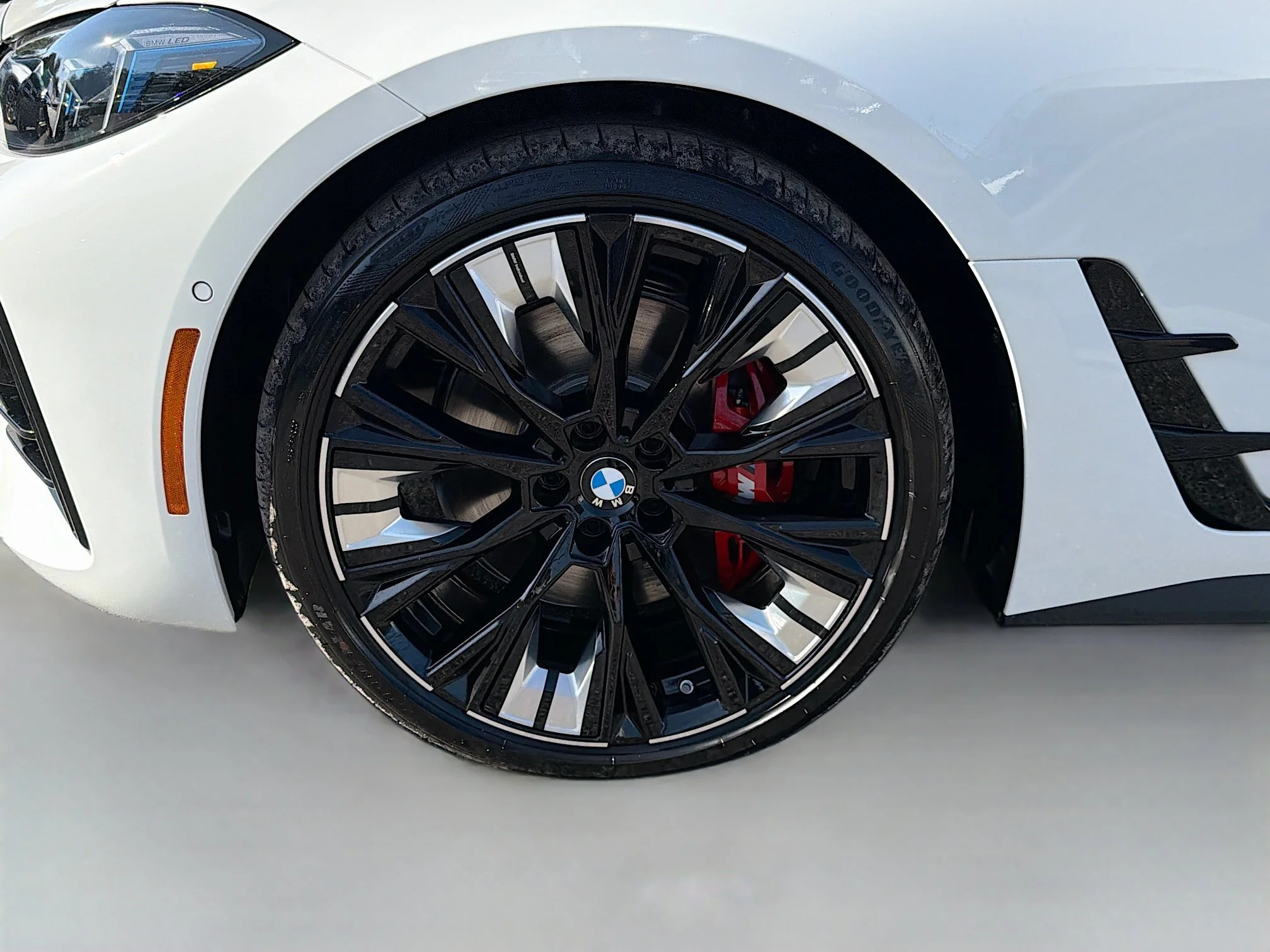 New 2026 Alpine White BMW M440i image 40