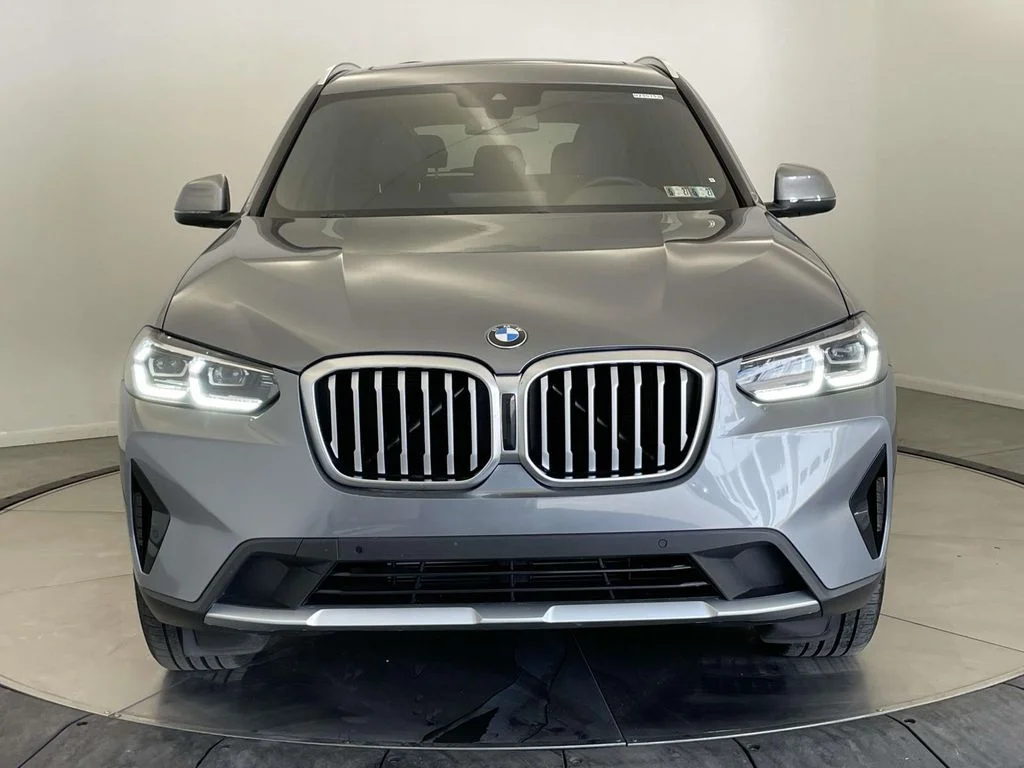 Used 2023 Gray BMW xDrive30i image 8