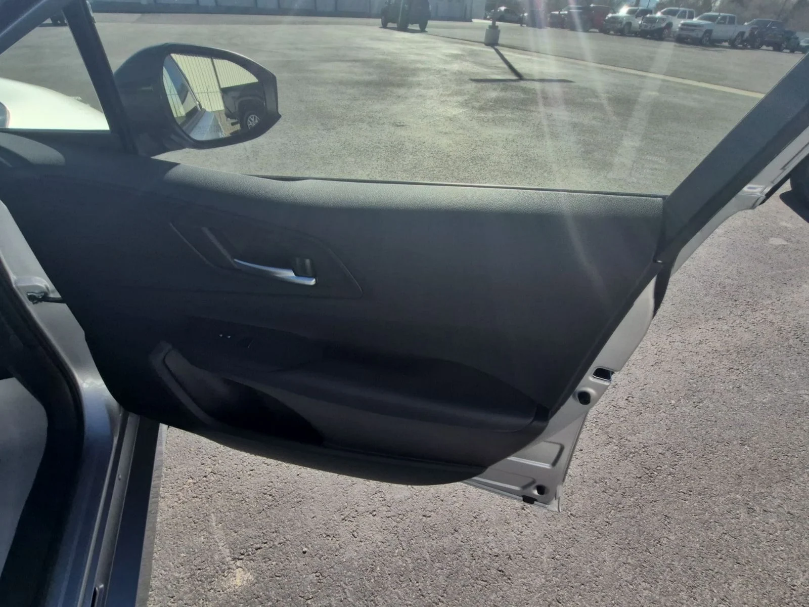 2026 Toyota Prius Plug-in Hybrid XSE - Photo 39
