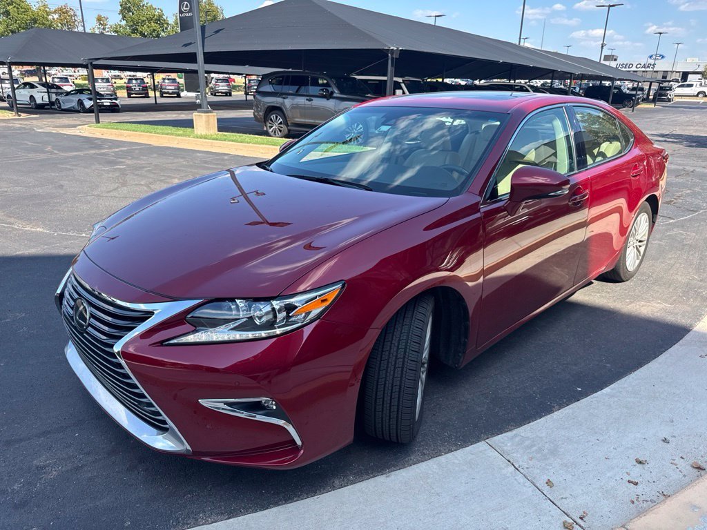 Used 2017  Lexus 350 image 1