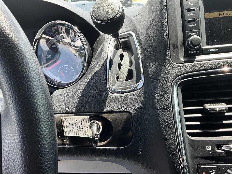 Used 2018 Black Dodge SE image 17