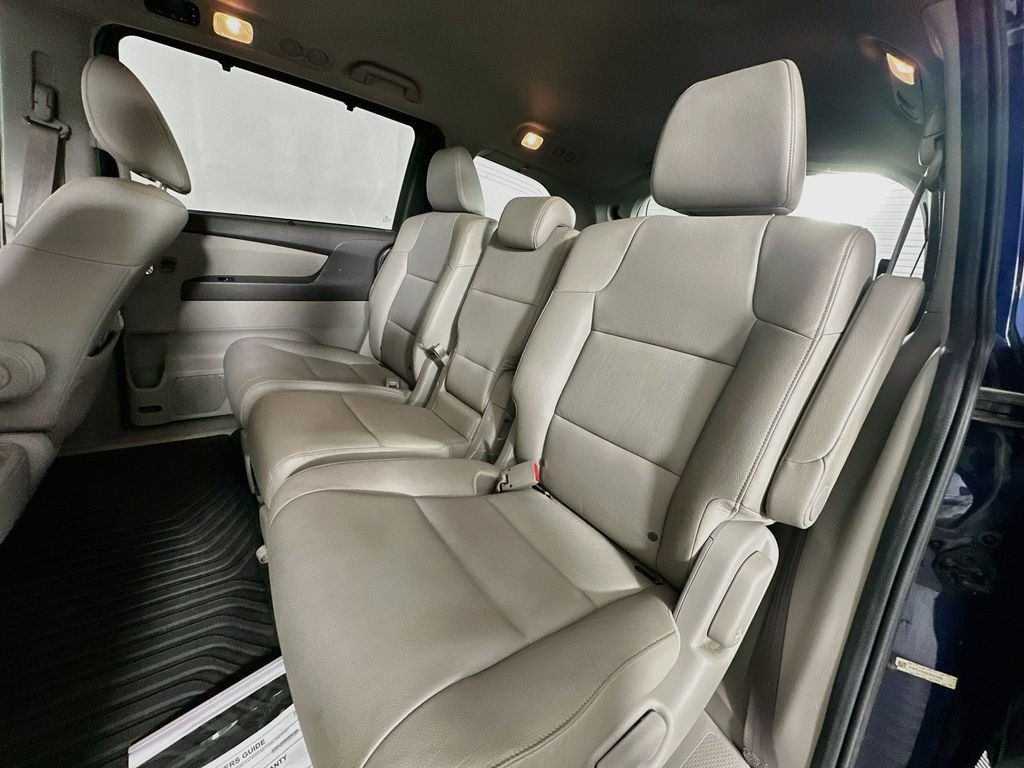 Used 2014 Obsidian Blue Pearl Honda Touring image 26