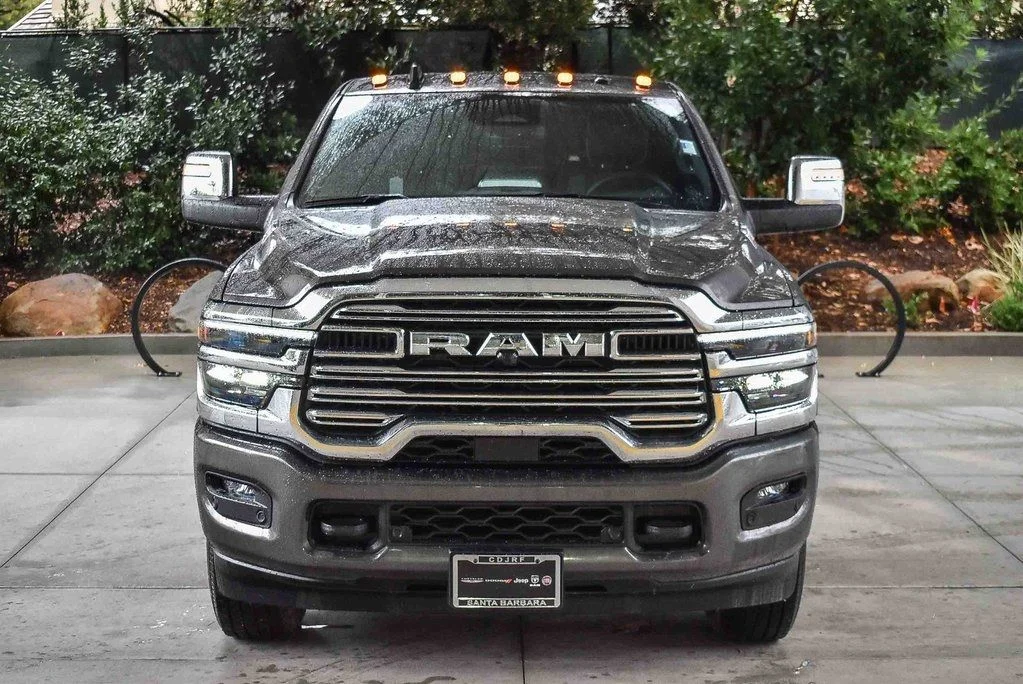 New 2026 Granite Crystal Metallic Clear-Coat Exterior Paint RAM Laramie image 2