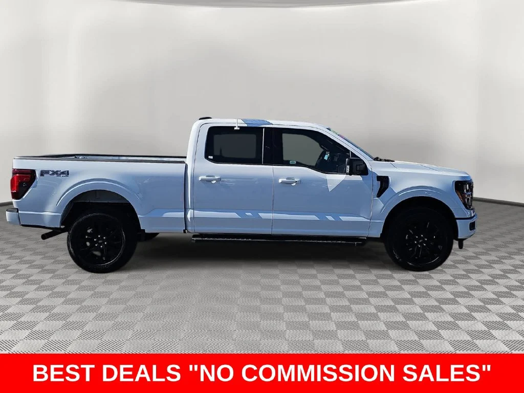 New 2026 Oxford White Ford XLT image 2