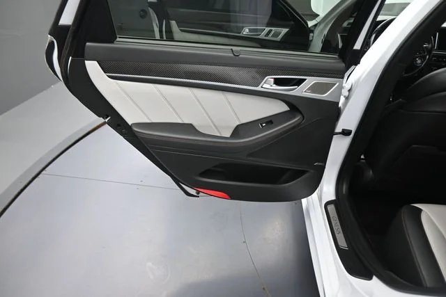 Used 2018 White Genesis 3.3T Sport image 70