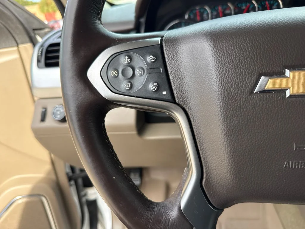 Used 2017 White Chevrolet LT image 17
