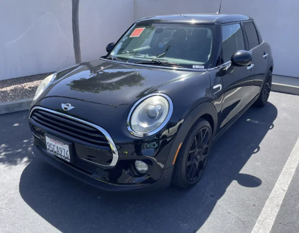 2017 MINI Cooper 4 Door's photo