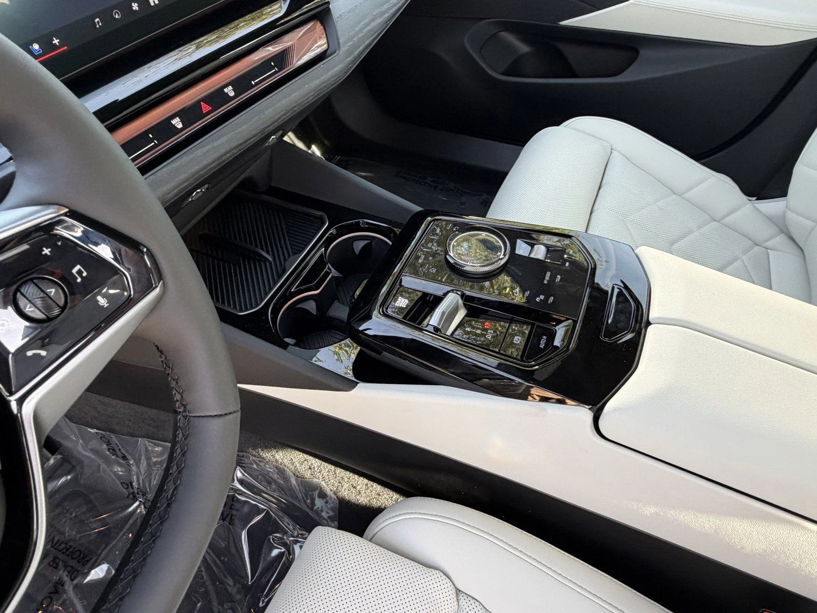 New 2027 Dark Graphite Metallic BMW 530i image 22