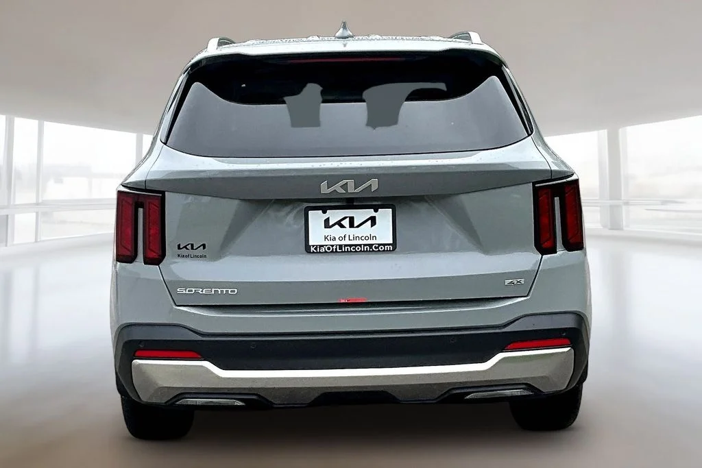New 2026 Wolf Gray Kia S image 4