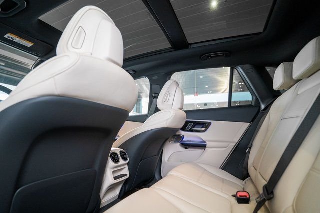 Used 2026 White Mercedes-Benz GLC 300 image 13