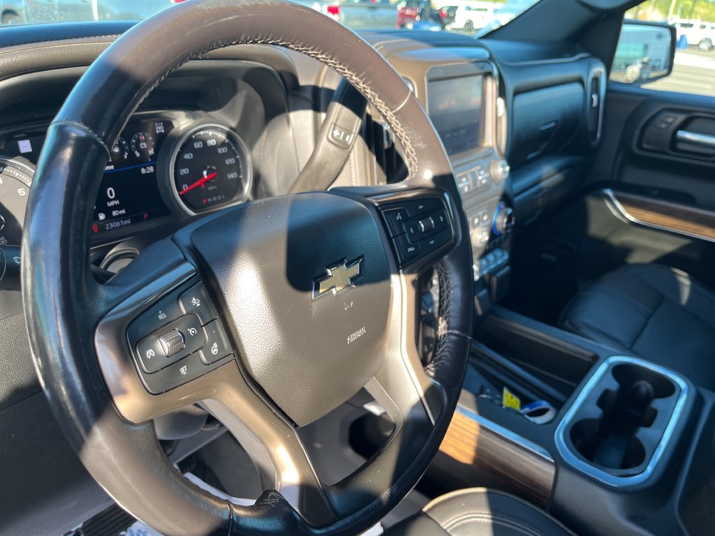 Used 2022 Gray Chevrolet High Country image 15