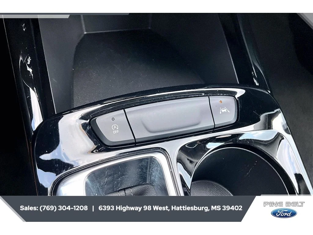 Used 2025 Summit White Chevrolet LT image 23