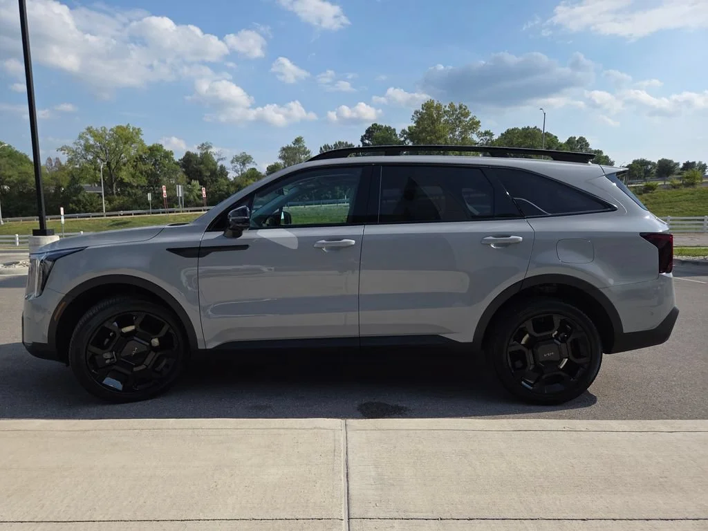 Used 2025 Wolf Gray Kia X-Line SX image 24