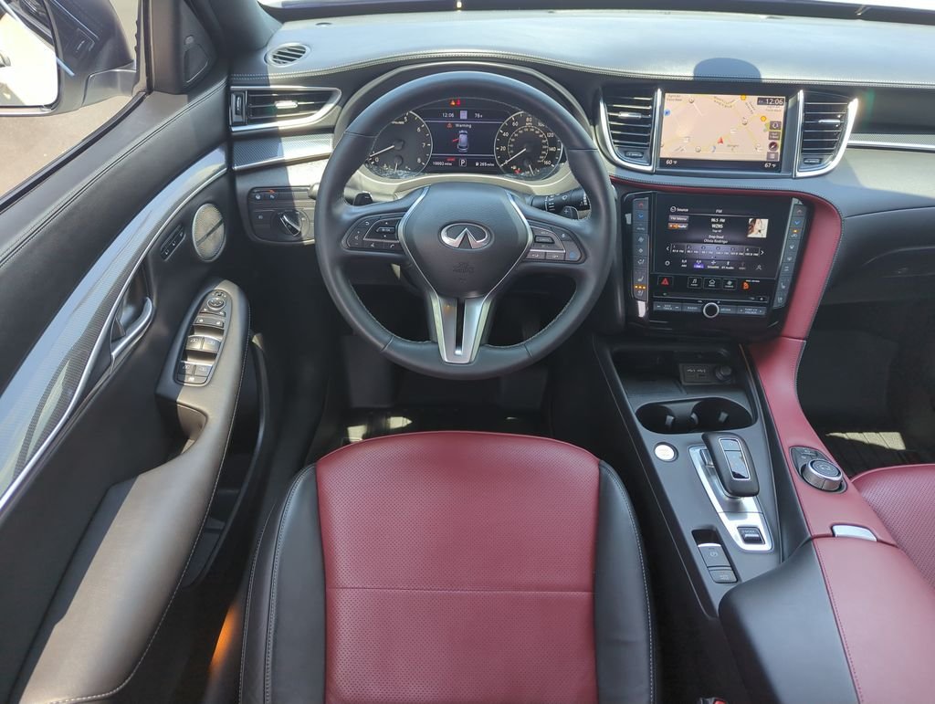 Used 2025 White INFINITI SPORT image 14