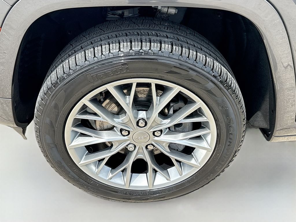 Certified Used 2025 Baltic Gray Metallic Clearcoat Jeep Summit image 36