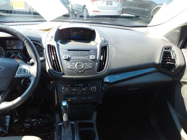 Used 2018 Red Ford SE image 9