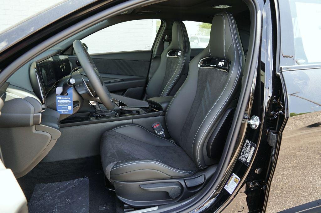 New 2026 Abyss Black Hyundai Base image 9
