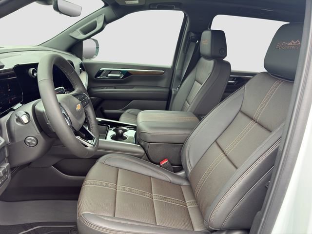 New 2026 Polar White Tricoat Chevrolet High Country image 9