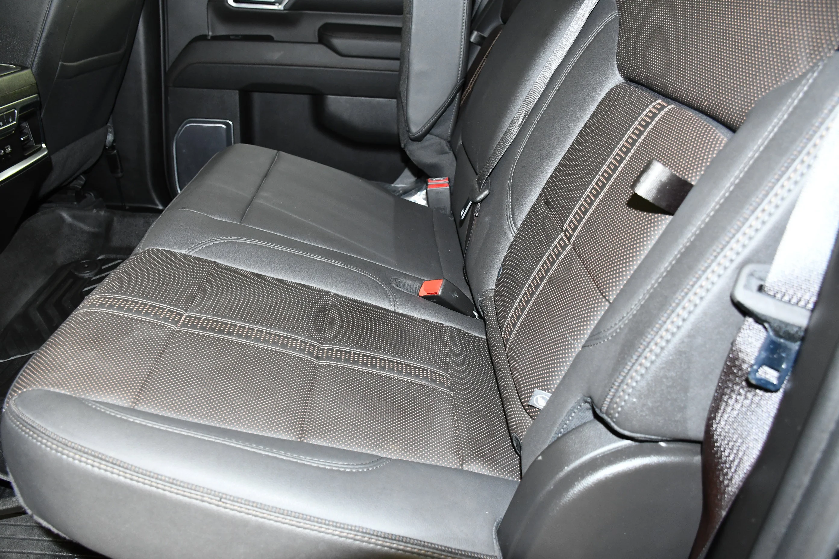 Used 2024 Black Chevrolet High Country image 56