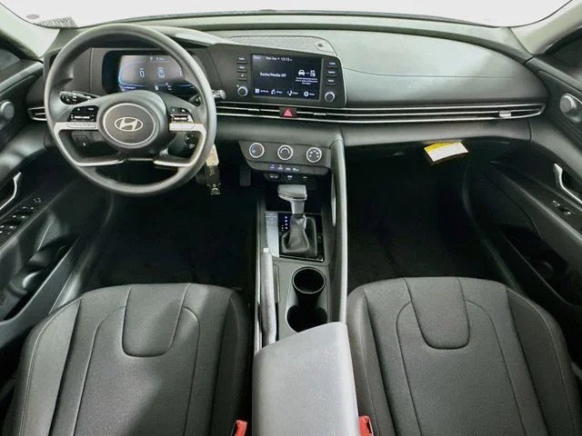 New 2026 Hyundai ELANTRA SE