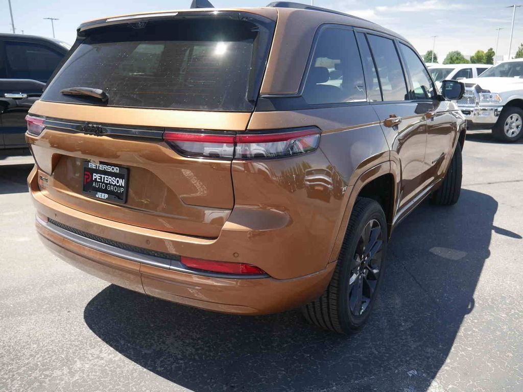New 2026 Copper Shino Metallic Clear-Coat Exterior Paint Jeep Limited image 19