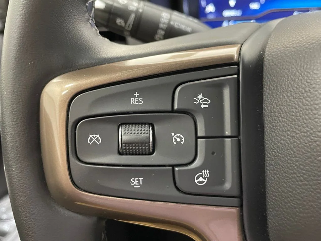 Used 2023 Black Chevrolet High Country image 33