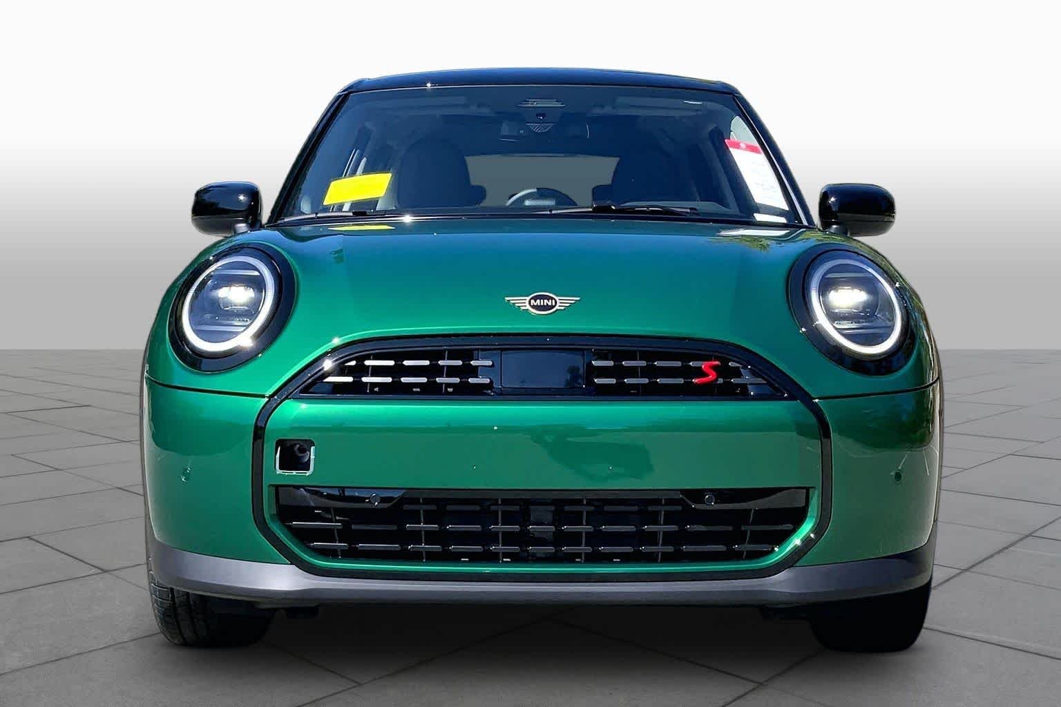 New 2027 MINI 4 Door Signature Plus Sportshatch in Houston