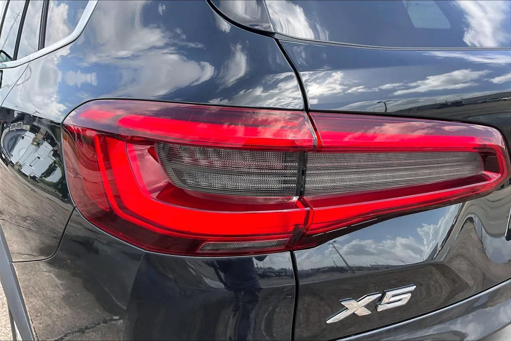 Used 2020 Black BMW sDrive40i image 29