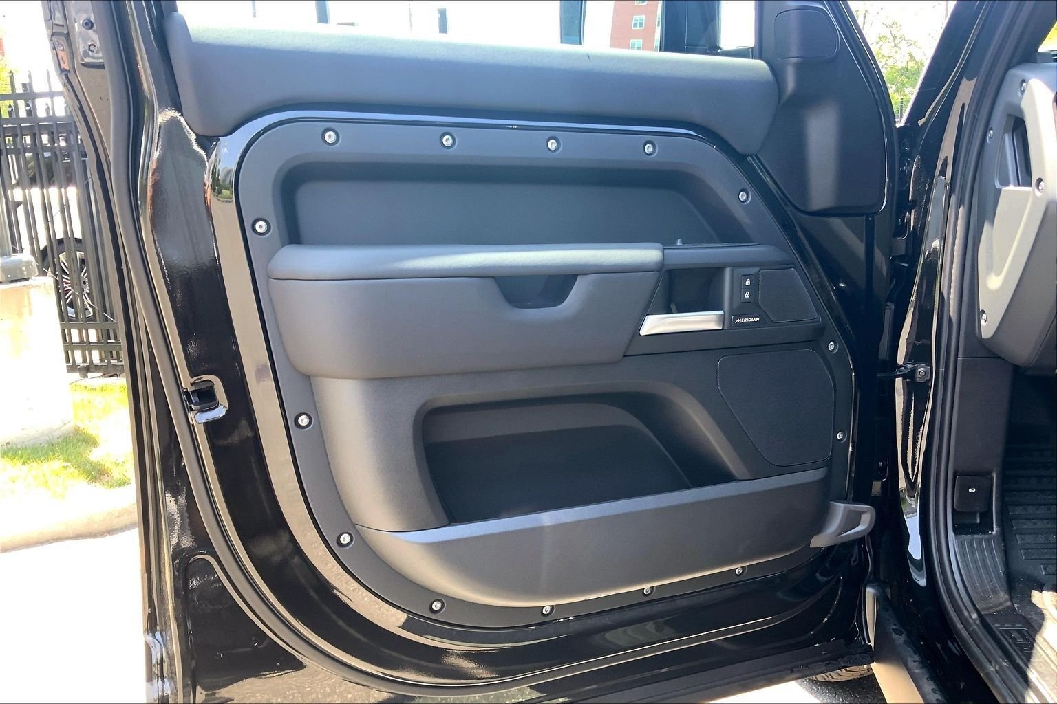 New 2026 Santorini Black LAND ROVER S image 10