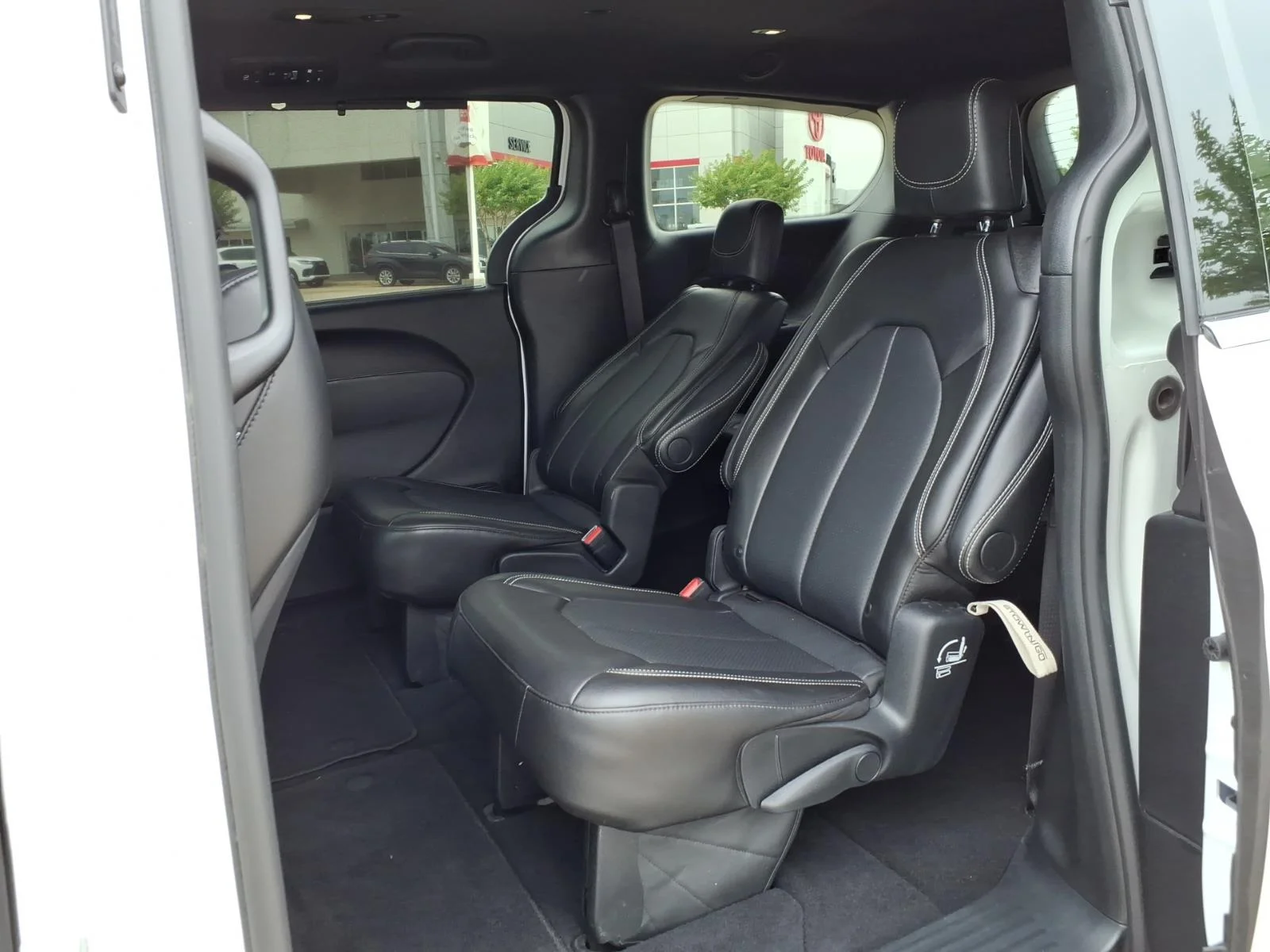 2025 Chrysler Pacifica Select - Photo 16
