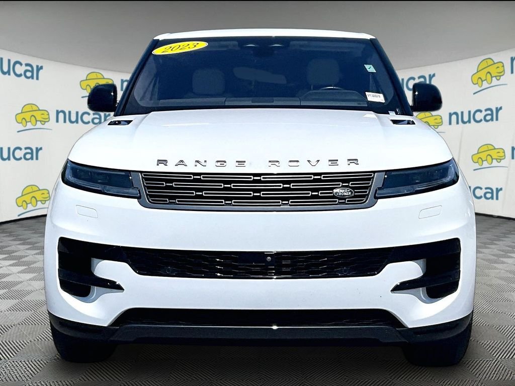 Used 2023 White Land Rover SE image 2