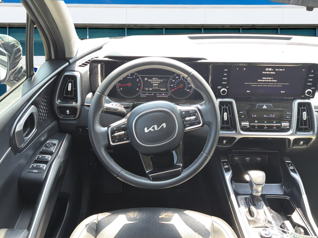 Used 2022 White Kia S image 11