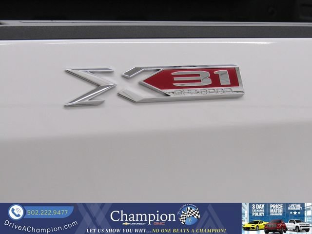 Used 2023 SUMMIT WHITE GMC SLT image 4