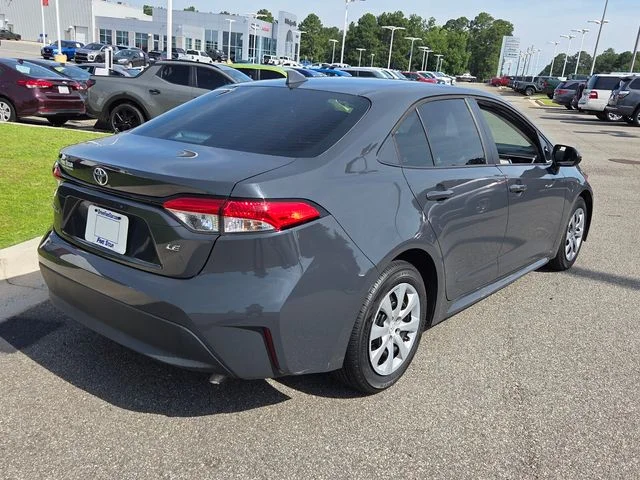 Used 2023  Toyota LE image 12