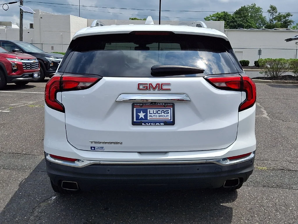 Used 2020 SUMMIT WHITE GMC SLT image 10