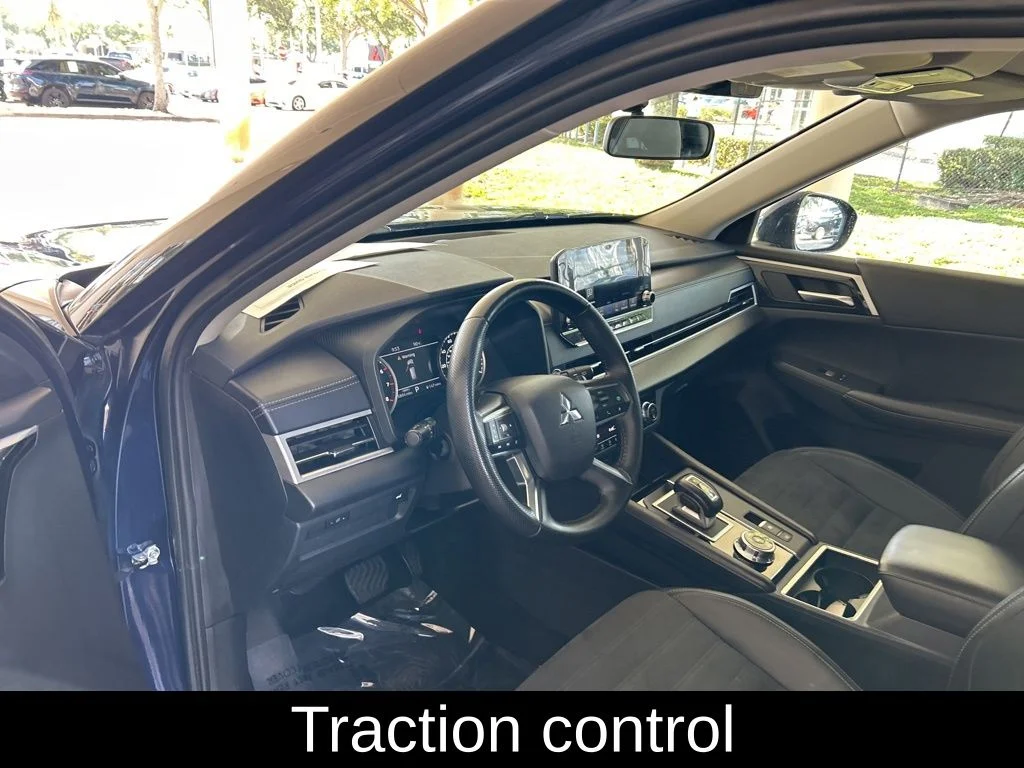 Used 2024 Blue Mitsubishi SE Black Edition image 6